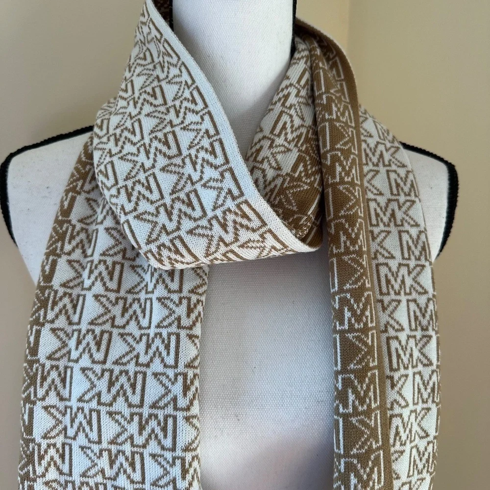 *MICHAEL KORS* Brown x White Knitted Fashion Logo Scarf